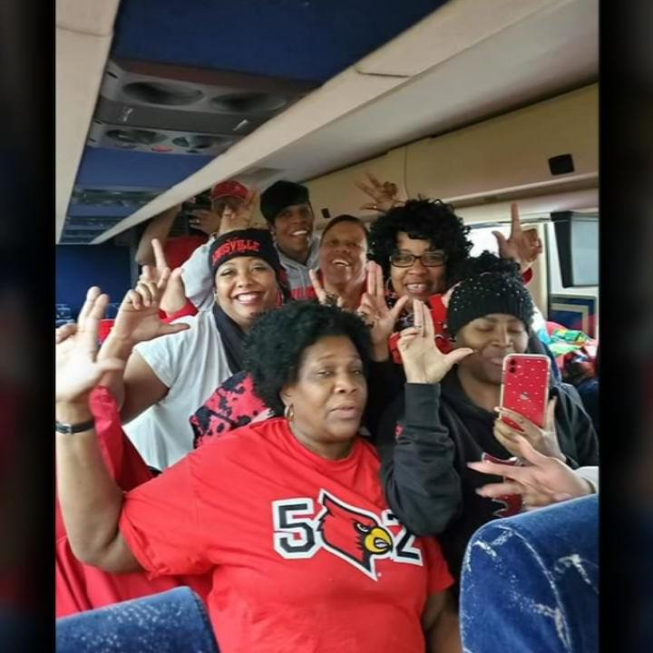 U OF L FANS UK BUS 4SOTVO